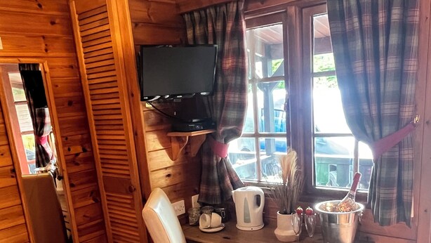 Unclassified image, 1 of 14, button - Ben More Lodge (Crianlarich)