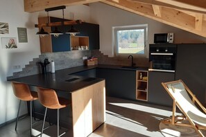 Fridge, microwave, oven, stovetop - Panorama Suite Chiemsee (Bayern - Chieming)