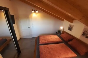 2 bedrooms, free WiFi, bed sheets