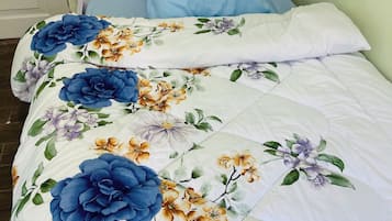 3 bedrooms, iron/ironing board, bed sheets
