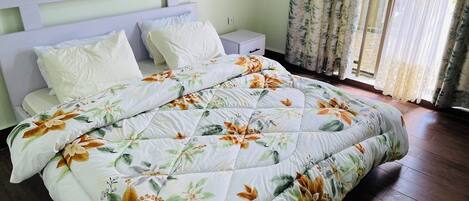 3 chambres, fer et planche Ă repasser, literie fournie