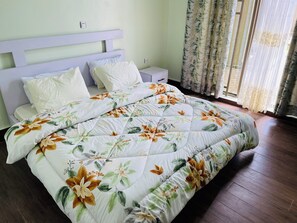 3 bedrooms, iron/ironing board, bed sheets - Mountain View, Charm and comfort: Unwind in Paradise: Anelie Apartment Awaits (Rubavu)
