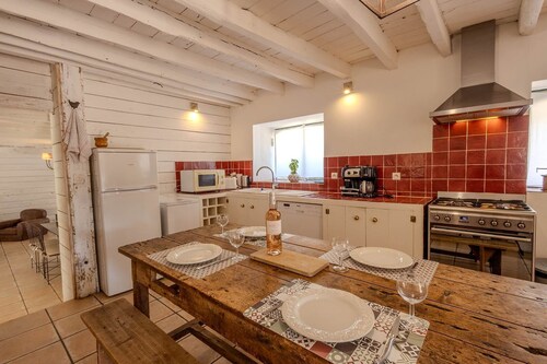 Maison La Bergerie, piscine privative chauffée, 10 personnes maxi