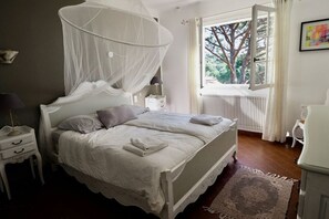 5 bedrooms, desk, iron/ironing board, travel crib - Petit Prince Comfortable holiday residence (Sainte-Maxime)