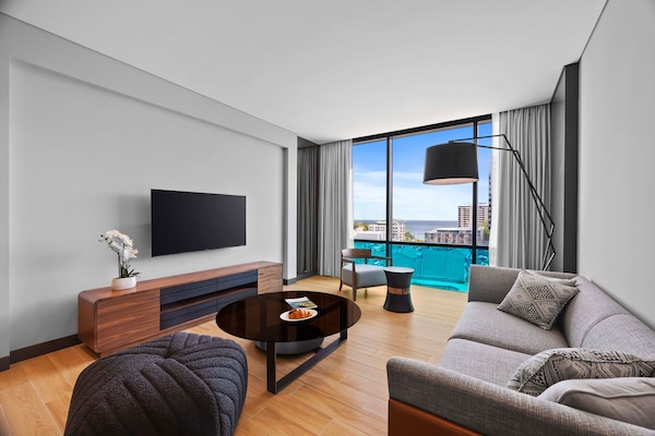 Suite, 1 Bedroom, City View | Lounge