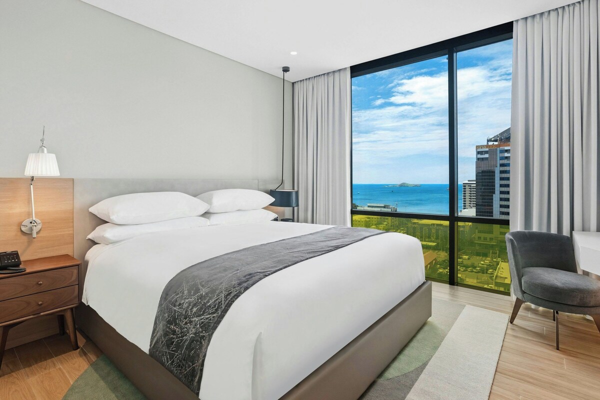 Suite, 1 Bedroom, Smoking, Bay View