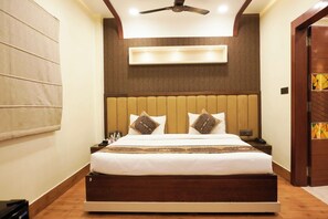 Superior Room | Free WiFi - Hotel Divyanshi Inn (Varanasi)