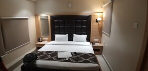 Kamar Double Deluks | Fasilitas kamar
