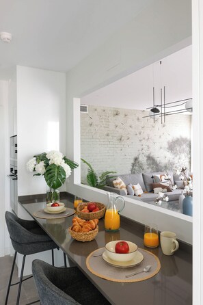 Dining - Urban Sky Tower Malaga Center 27 by P&O (Málaga)