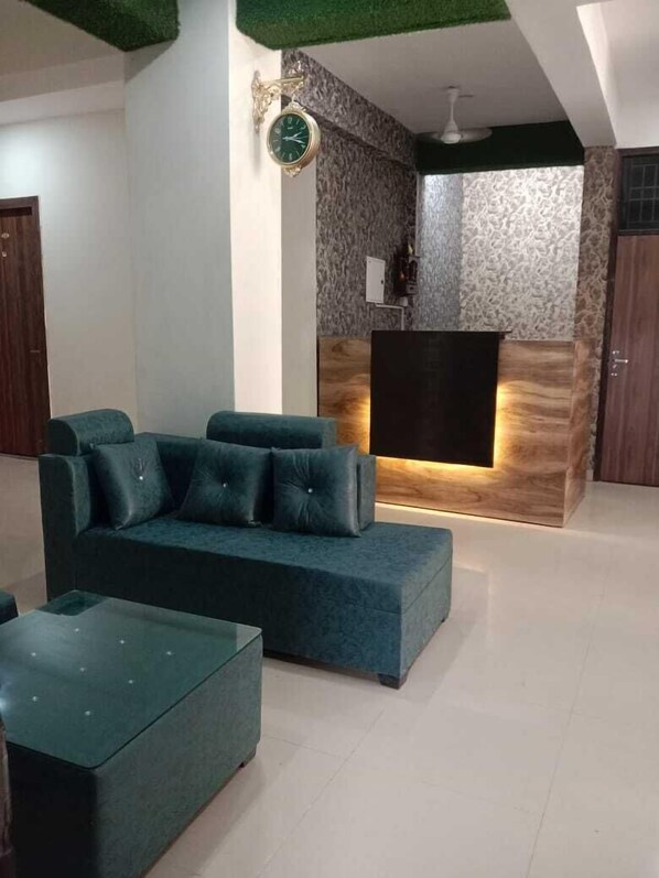 Living area - Hotel Soho Sector 51 Noida (Noida)