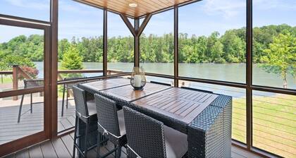 Elevated cottage on the Catawba River with lots of outdoor space!