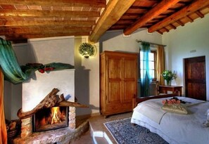 7 bedrooms, iron/ironing board, free WiFi