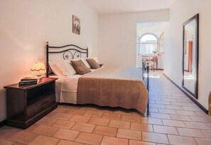 14 bedrooms, internet