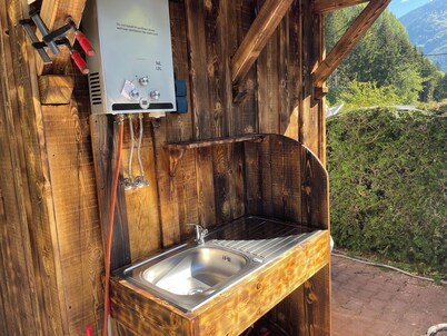 3 campspace with shower, toilet and electricity. in the winter no shower. 