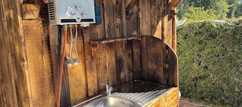 3 campspace with shower, toilet and electricity. in the winter no shower.