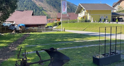 3 Wohnmobilstellplatze mit Dusche, Toilette, Ström und Wasser und Entleeren Chem