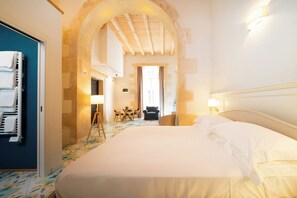 Kamar Quadruple Superior | Busa memori, brankas, dan dilengkapi dengan perabotan berbeda-beda