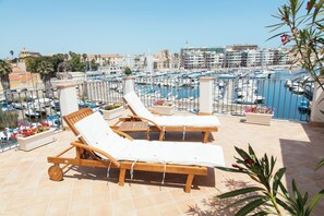 Executive kamer, terras, uitzicht op zee | Terras