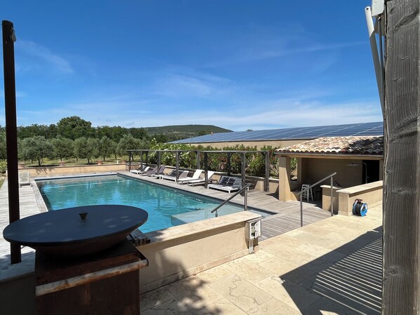 Piscine extérieure, piscine chauffée