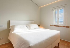 8 soverom, strykejern/-brett og wi-fi (inkludert)