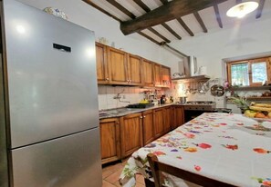 Refrigerador, microondas, parrilla de estufa y lavavajillas 