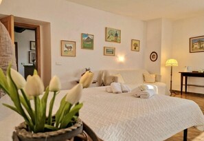 7 camere, ferro/asse da stiro, Wi-Fi