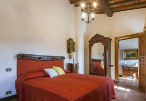 6 Schlafzimmer, Bügeleisen/Bügelbrett, Reisekinderbett, kostenloses WLAN