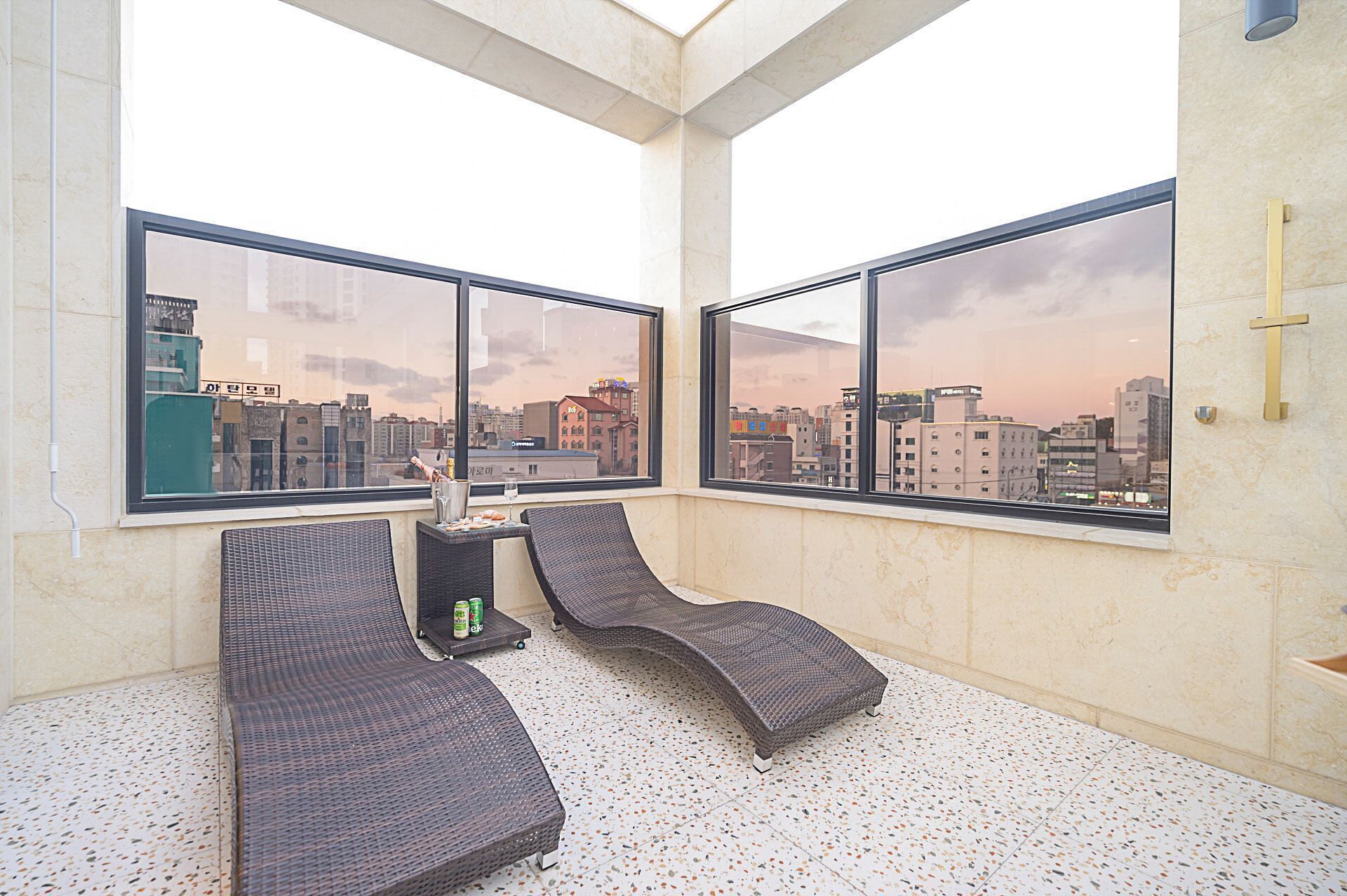 シグネチャー ルーム | テラス / パティオ