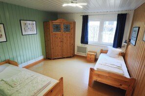 2 bedrooms, free WiFi - Möwe 22 - Kleines Gemütliches Ferienhaus im Ferienpark Mirow (Mirow)