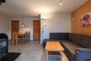 Televisie en een open haard