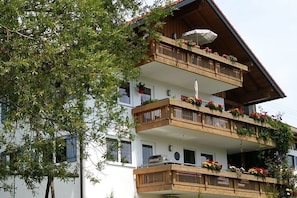 Exterior - Alpine Lodge Comfortable holiday residence (Wertach)