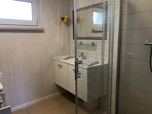 Douche, sĂšche-cheveux