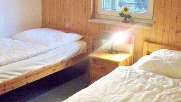 2 Schlafzimmer, Bügeleisen/Bügelbrett, kostenloses WLAN