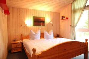 2 slaapkamers, een strijkplank/strijkijzer, gratis wifi