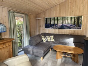 TV, fireplace - Seeschwalbe 166 - Das Skandinavische Familienhaus für 4 mit Sauna und Whirlpool (Mirow)