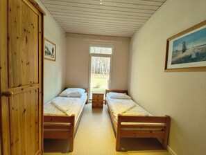 14 bedrooms, free WiFi