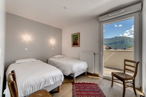 2 chambres, fer et planche à repasser, Wi-Fi gratuit, draps fournis