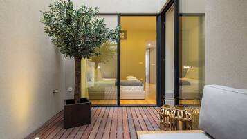 Two-bedroom Apartment With Winter Garden | Terrace/patio