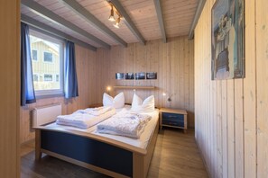 3 Schlafzimmer, Schreibtisch, Reisekinderbett, kostenloses WLAN