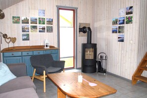 TV, fireplace, DVD player, stereo
