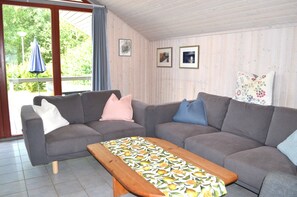 Fernseher, Kamin, DVD-Player, Stereoanlage