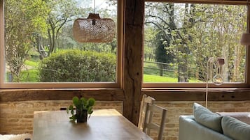 Casa, vista al jardín | 1 habitación y wifi gratis