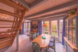 Dining - Wildgans 177 - Klassisches Skandinavisches Ferienhaus für bis zu 6 Personen (Mirow)