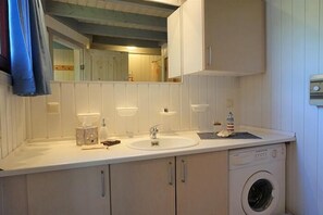 Shower - Wildgans 182 - Klassisches Skandinavisches Ferienhaus für bis zu 6 Personen (Mirow)
