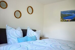 2 habitaciones, tabla de planchar con plancha y wifi gratis 