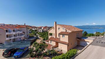Family Apartment, 1 Bedroom, Balcony, Sea Facing (Betty Sea View Apartment with Balcony) | Front of property
