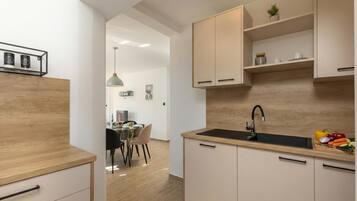 家庭公寓, 1 間臥室, 露台, 向海 (Betty Sea View Apartment with Balcony) | 私人廚房