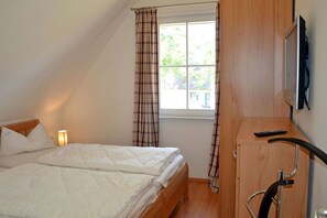 4 Schlafzimmer, Bügeleisen/Bügelbrett, WLAN