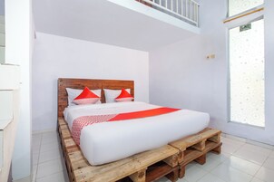 Standard Room | Free WiFi, bed sheets