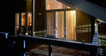 Wild Goose 70 - Classic Scandinavian vacation home for up to 6 people